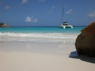 seychelles in catamarano